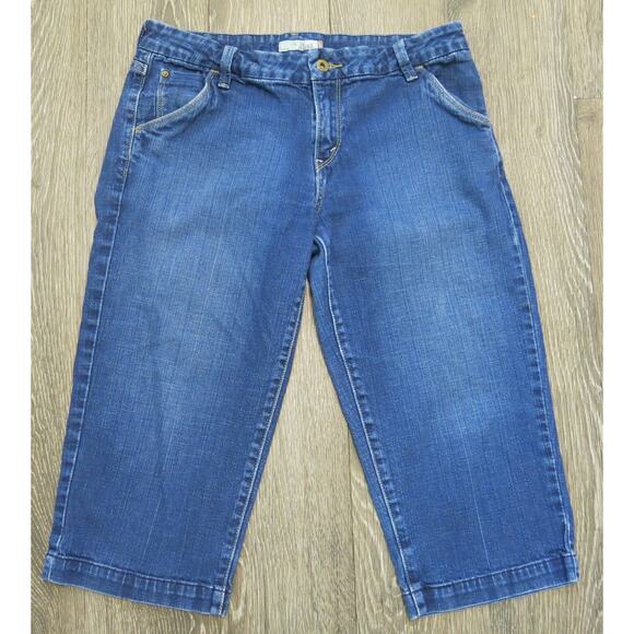 LEVIS 545 CAPRI Jeans Size 10 Women Zipper Pockets Mid Rise Medium Wash Blue - Picture 1 of 11